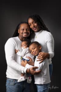 Un moment de partage durant la séance photo de famille