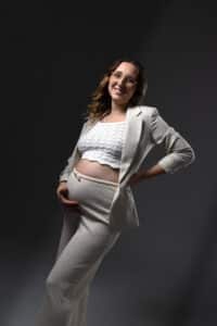 L'élégance s'invite sur vos séance photo de grossesse en Seine et Marne au Studio Tony Rapiteau