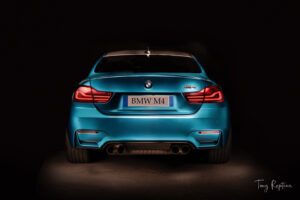 L'arriere magnifique d'une BMW M4, voiture de luxe